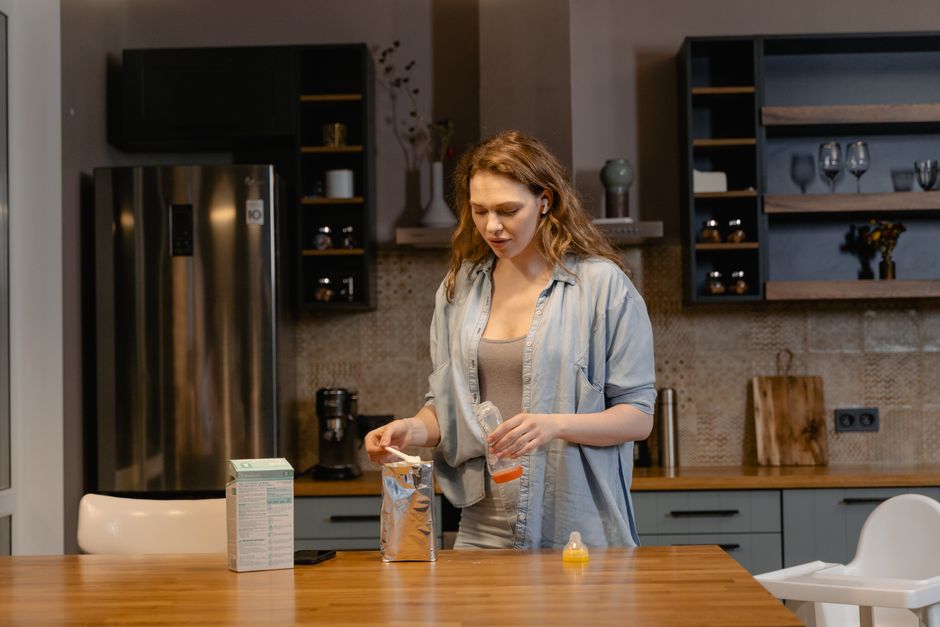 Clean modern kitchen bottle preparation barity